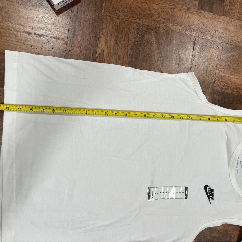 Nike White Tee Shirt - Picture 6 of 6